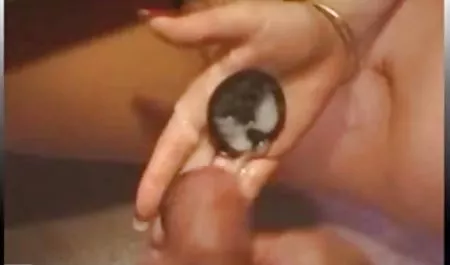 پورنو عکس سکس کردن خفن عادی با یک مادربزرگ فوق العاده