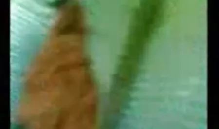 مادربزرگ برای عکس در حال سکس کردن رابطه جنسی