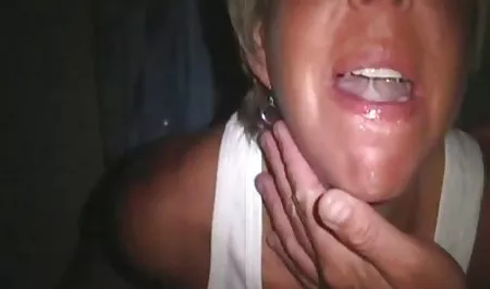 به همین دلیل عکس کردن زن سکسی است که مردم روسیه شیشه را رنگ می کنند